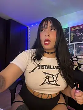 Hinataaa  online show from April 7, 2026, 4:46 am