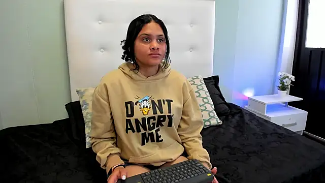 ZoeRiveers online show from March 26, 2026, 8:36 pm