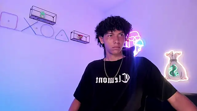 Snapshot of Eletry_01 chatting on March 27, 2026, 7:46 pm Eletry 01 online show from March 27, 2026, 7:46 pm