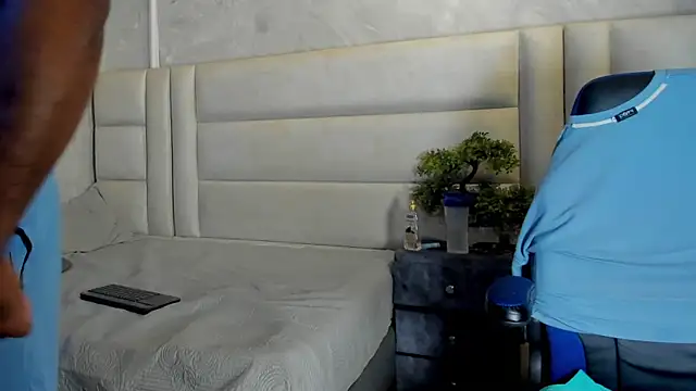 Snapshot of Dark_lennox chatting on April 13, 2026, 11:27 am Dark lennox online show from April 13, 2026, 11:27 am