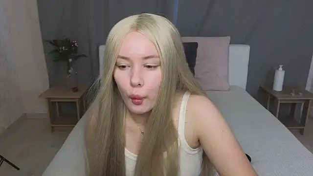 Snapshot of MelissaAvis chatting on July 13, 2026, 4:59 am MelissaAvis online show from July 13, 2026, 4:59 am