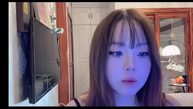 thelittlexx online show from June 6, 2026, 7:57 am