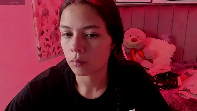 Kikii 1 online show from April 9, 2026, 2:44 am