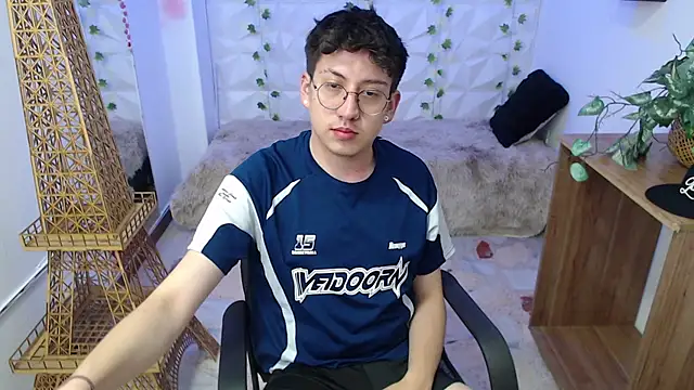 Snapshot of Evan_Connell chatting on March 30, 2026, 11:55 am Evan Connell online show from March 30, 2026, 11:55 am