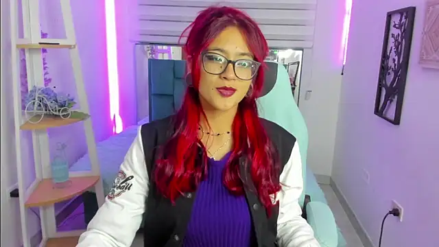 Snapshot of Sara_Red_X chatting on June 10, 2026, 3:18 am Sara Red X online show from June 10, 2026, 3:18 am