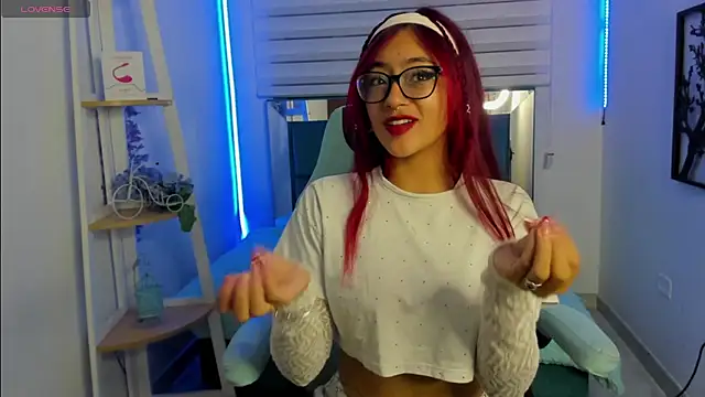 Snapshot of Sara_Red_X chatting on June 17, 2026, 3:31 am Sara Red X online show from June 17, 2026, 3:31 am