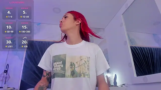 Derieri Blush online show from April 12, 2026, 2:33 pm