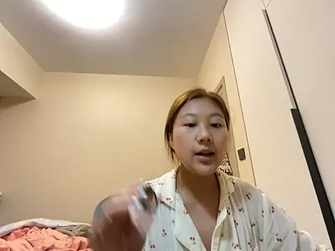 tutu512 online show from April 19, 2026, 2:49 pm