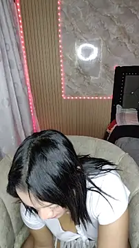 Snapshot of Saraa_M chatting on June 14, 2026, 5:48 pm Saraa M online show from June 14, 2026, 5:48 pm