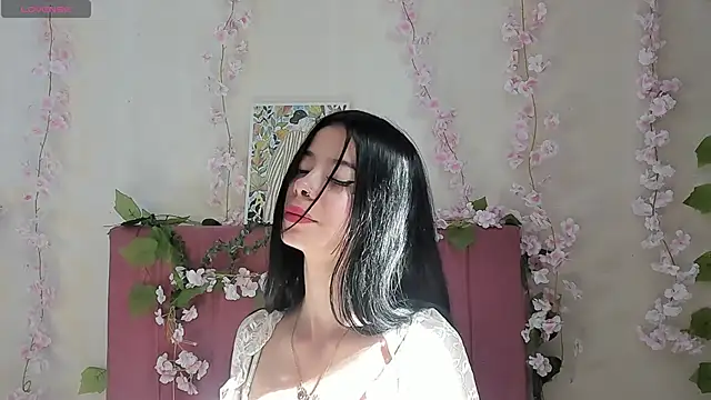 Snapshot of megan_n chatting on April 1, 2026, 8:06 pm megan n online show from April 1, 2026, 8:06 pm
