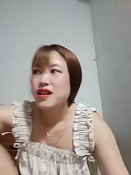 -Bitilu- online show from June 9, 2026, 1:06 am