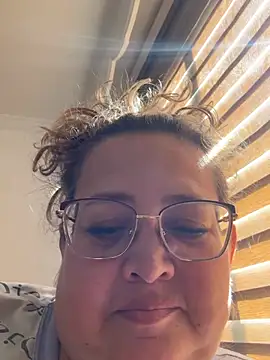 Martinacurvy  online show from May 3, 2026, 8:26 pm