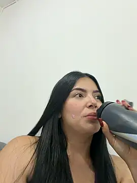 Cami olarte online show from July 14, 2026, 2:05 am