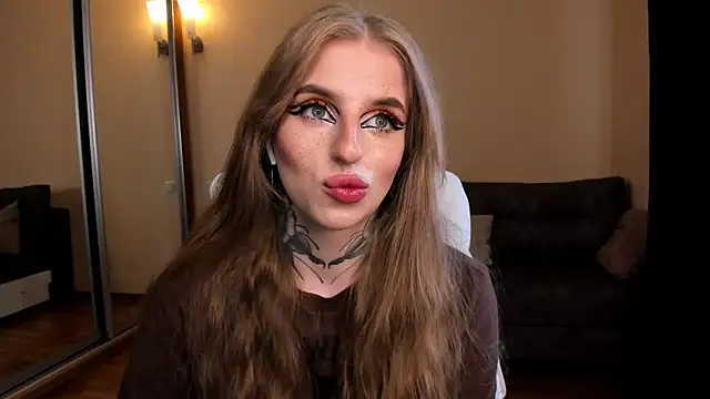 Snapshot of harley_kimm chatting on April 8, 2026, 5:18 am harley kimm online show from April 8, 2026, 5:18 am