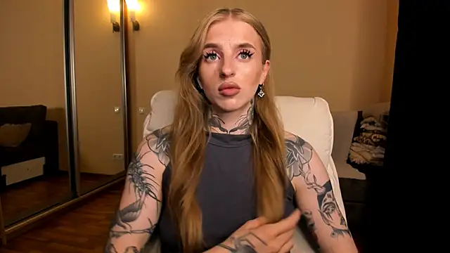 Snapshot of harley_kimm chatting on July 7, 2026, 6:58 am harley kimm online show from July 7, 2026, 6:58 am