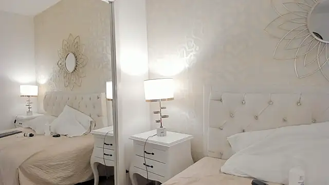 Snapshot of Julietta___ chatting on April 17, 2026, 11:57 am Julietta online show from April 17, 2026, 11:57 am