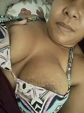 kimberlly25 online show from April 2, 2026, 11:41 am