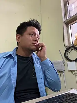 Luis-Armando online show from April 15, 2026, 5:20 pm