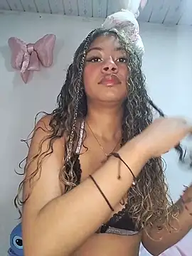 Snapshot of BelleKaty_ chatting on May 27, 2026, 8:17 pm BelleKaty online show from May 27, 2026, 8:17 pm