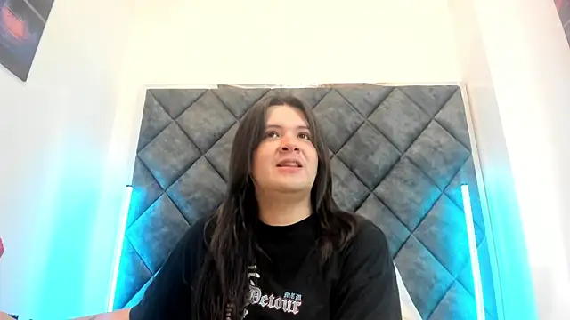 MatthewDavis  online show from April 5, 2026, 11:29 am