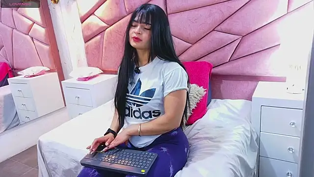 Snapshot of alexa_muz chatting on April 13, 2026, 11:48 am alexa muz online show from April 13, 2026, 11:48 am