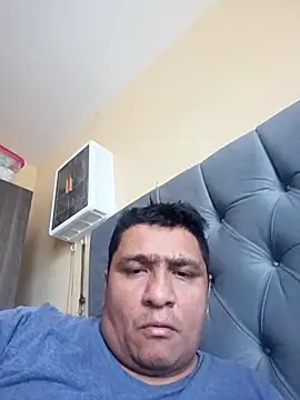 luis20212 online show from April 8, 2026, 4:40 pm