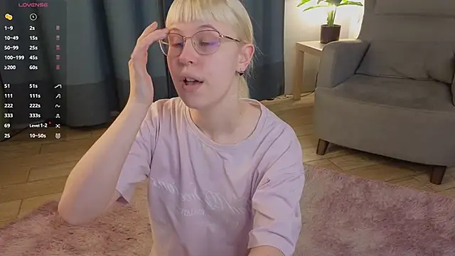 Snapshot of call_me_heaven chatting on April 27, 2026, 3:21 pm call me heaven online show from April 27, 2026, 3:21 pm