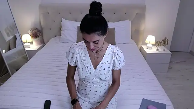 Snapshot of AriannaCruise chatting on July 5, 2026, 3:34 am AriannaCruise online show from July 5, 2026, 3:34 am