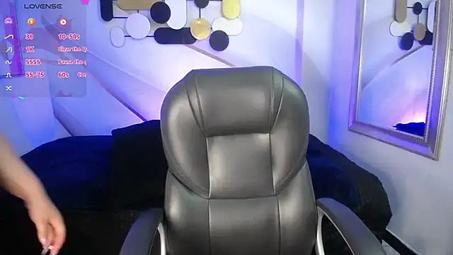 Snapshot of Pandora_mask chatting on April 9, 2026, 7:19 pm Pandora mask online show from April 9, 2026, 7:19 pm