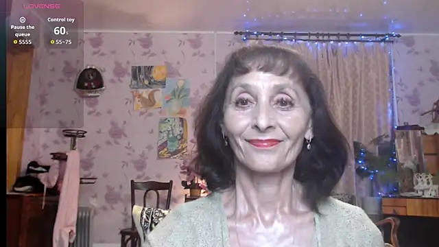 Snapshot of Shooting-Star- chatting on July 5, 2026, 7:21 pm Shooting-Star- online show from July 5, 2026, 7:21 pm