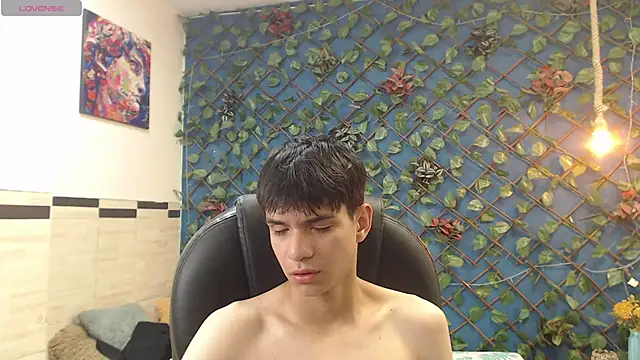 Snapshot of maxim_rod chatting on April 7, 2026, 4:13 am maxim rod online show from April 7, 2026, 4:13 am