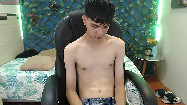 Snapshot of maxim_rod chatting on April 10, 2026, 3:45 am maxim rod online show from April 10, 2026, 3:45 am