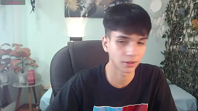 Snapshot of maxim_rod chatting on May 6, 2026, 4:52 am maxim rod online show from May 6, 2026, 4:52 am