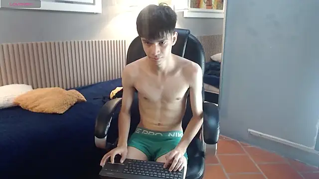 Snapshot of maxim_rod chatting on July 14, 2026, 2:05 am maxim rod online show from July 14, 2026, 2:05 am