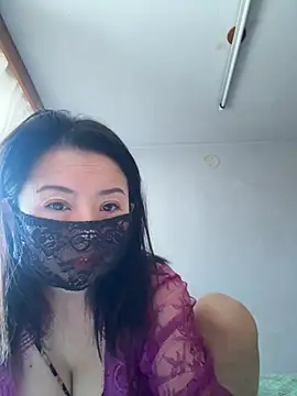 xiaxia-2026 online show from April 11, 2026, 4:06 am