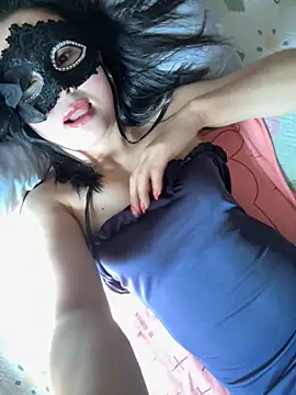 xiaxia-2026 online show from May 4, 2026, 1:01 am