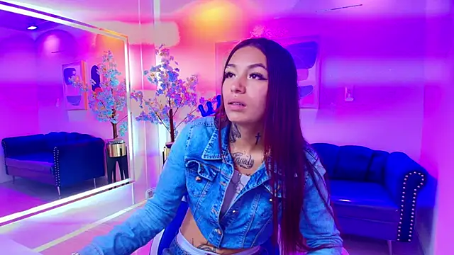 Charlotte bower online show from April 17, 2026, 7:50 pm