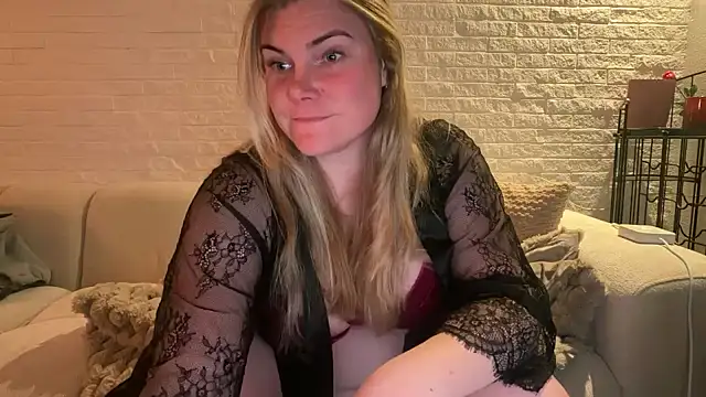 Snapshot of SexyBlondJoanna-Exclusief chatting on March 31, 2026, 6:52 pm SexyBlondJoanna-Exclusief online show from March 31, 2026, 6:52 pm