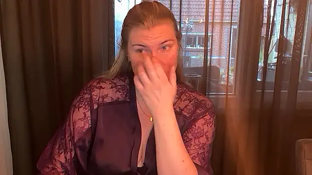 Snapshot of SexyBlondJoanna-Exclusief chatting on April 5, 2026, 6:10 am SexyBlondJoanna-Exclusief online show from April 5, 2026, 6:10 am