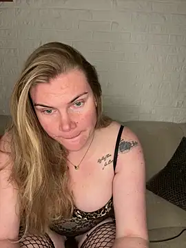 Snapshot of SexyBlondJoanna-Exclusief chatting on April 6, 2026, 6:42 pm SexyBlondJoanna-Exclusief online show from April 6, 2026, 6:42 pm