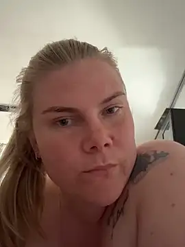 Snapshot of SexyBlondJoanna-Exclusief chatting on May 1, 2026, 9:03 am SexyBlondJoanna-Exclusief online show from May 1, 2026, 9:03 am