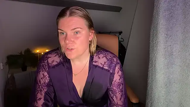Snapshot of SexyBlondJoanna-Exclusief chatting on May 20, 2026, 9:59 am SexyBlondJoanna-Exclusief online show from May 20, 2026, 9:59 am