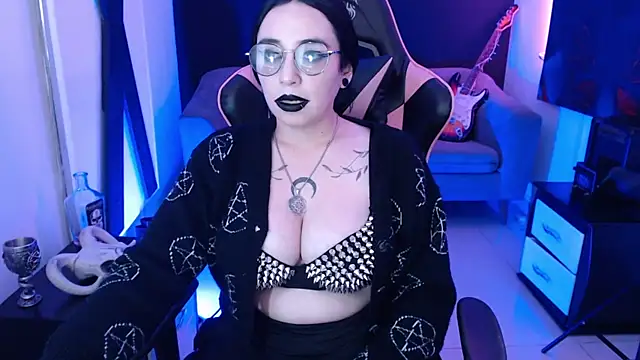 Snapshot of Nyxnocturne chatting on June 3, 2026, 2:33 pm Nyxnocturne online show from June 3, 2026, 2:33 pm