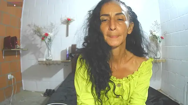 Snapshot of SamanttaLopez chatting on May 8, 2026, 12:27 am SamanttaLopez online show from May 8, 2026, 12:27 am