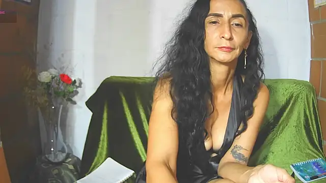 Snapshot of SamanttaLopez chatting on May 21, 2026, 11:56 pm SamanttaLopez online show from May 21, 2026, 11:56 pm