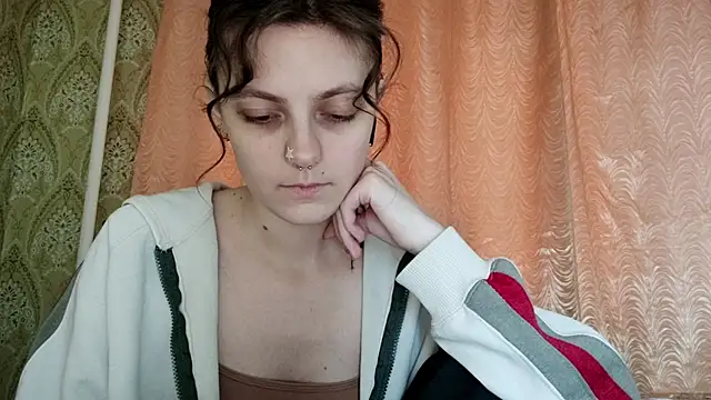 ShirleyNibbs online show from April 2, 2026, 3:09 pm