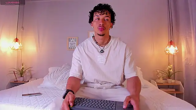 Snapshot of dominik_drake chatting on July 6, 2026, 12:13 pm dominik drake online show from July 6, 2026, 12:13 pm