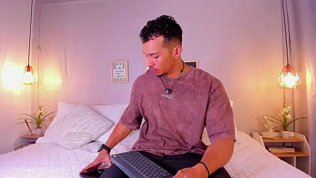 Snapshot of dominik_drake chatting on July 17, 2026, 12:23 pm dominik drake online show from July 17, 2026, 12:23 pm