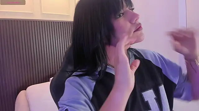 Snapshot of MILLYEVANS1 chatting on April 30, 2026, 3:02 am MILLYEVANS1 online show from April 30, 2026, 3:02 am