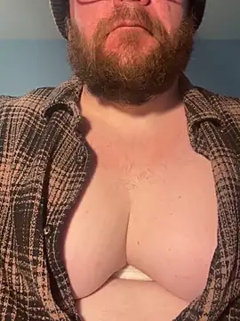 hugemanbreasts online show from March 29, 2026, 2:55 am